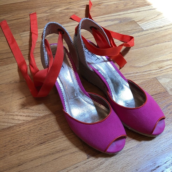 Ann Taylor Loft Tie Peeptoe Wedges - Picture 2 of 8